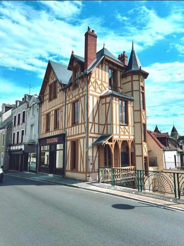 Logis Hotel La Maison A Pan De Bois Vierzon Exterior photo